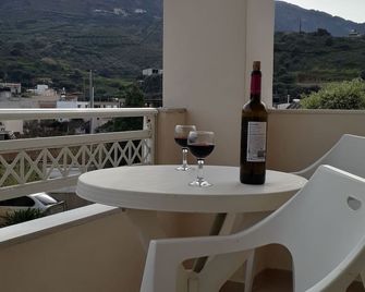 Yannis Residences - Agia Pelagia - Balcon