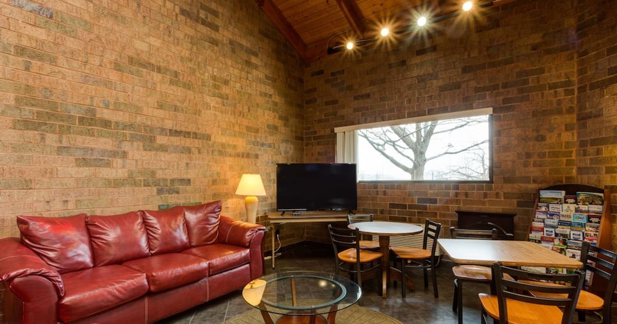 Skylight Inn And Suites Cleveland