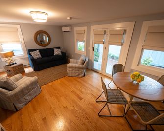 Town & Tide Inn - Newport - Stue