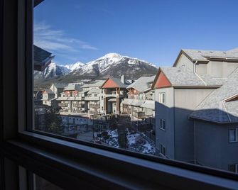 Canmore Escape 1 Bedroom Condo. Swimming Pool And Hot Tubs - Canmore - Balcon
