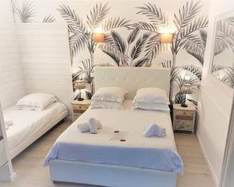 Hotel Les Jardins de Bormes - Bormes-les-Mimosas - Bedroom