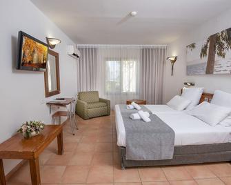 Ohalo Manor Hotel - Tiberias - Bedroom
