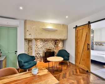 Le Charmant: Elegance and History at the foot of the Cathedral - Périgueux - Stue