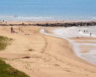 2 BR home 250m from Port Hood beach. Sleeps 6 - Port Hood - Playa