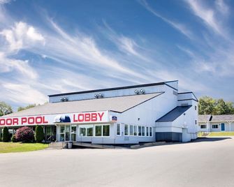 Howard Johnson by Wyndham Woodstock NB - Woodstock - Edificio