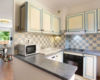 Résidence Odalys La Licorne de Haute Provence - Gréoux-les-Bains - Cuisine