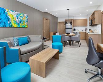 Courtyard by Marriott Port of Spain - Port of Spain - Living room