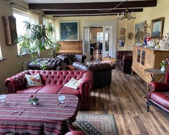 Pension Slægtsgaarden - Allinge - Living room