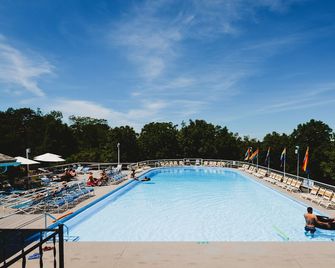 Rainbow Mountain Resort - East Stroudsburg - Pool