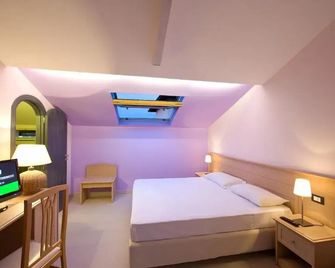 Sorrento Belvedere B&B - Sorrent - Schlafzimmer