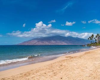 Kihei Akahi C-608 - Stunning Ocean Views, Ac! - Kīhei - Beach