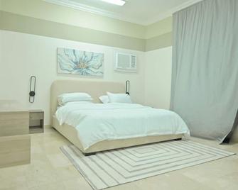Modern & New furnished Apartments - 10 Mins Drive to Beach - Dammam - Bedroom