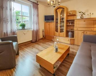 Stunning apartment in Bad Schlema - Bad Schlema - Living room
