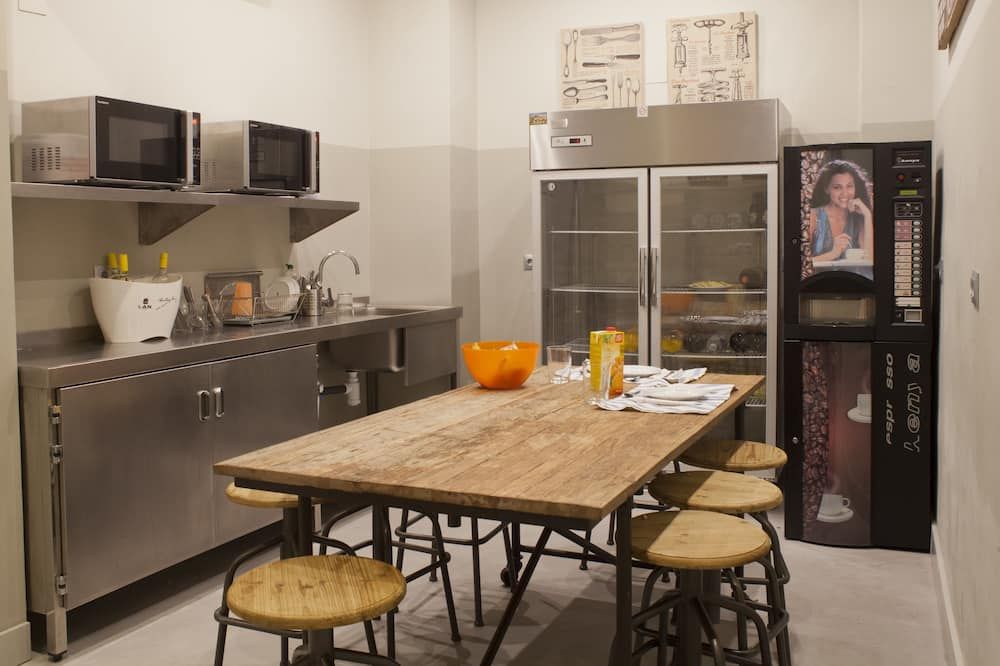 Malaga Stop Hostel Ab - Málaga - Cocina