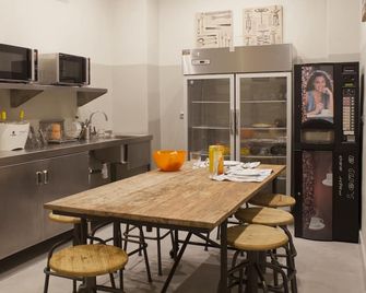 Malaga Stop Hostel Ab - Málaga - Cocina