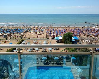 Hotel La Brezza - Jesolo - Pool
