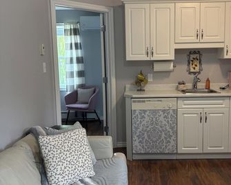Air conditioned apartment all set for romantic get away or your work holiday! - Summerside - Κουζίνα