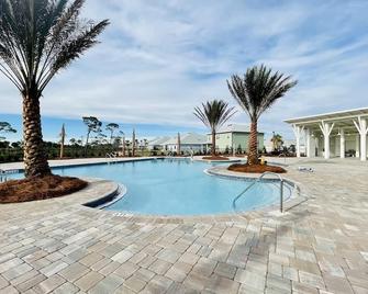 Beautiful mother in law walk to the beach 1/1 in Windmark North Beach Resort! - Mexico Beach - Pool