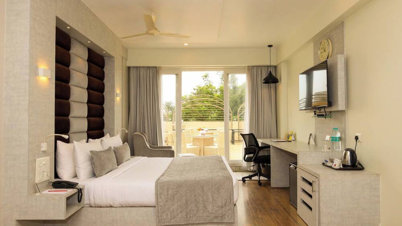 Hotel Aananda Imperial