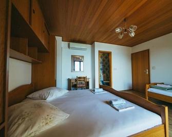 Nada - Close to the sea and sea View - A1 - Brela - Slaapkamer