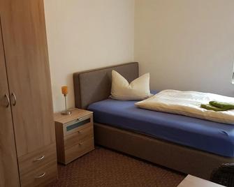 Hotel Deutsches Haus Francop - Hampuri - Makuuhuone