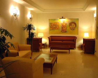 Hotel Ristorante Vecchia Vibo - Vibo Valentia - Lobby