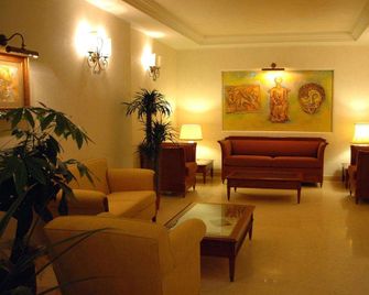 Hotel Ristorante Vecchia Vibo - Vibo Valentia - Лоббі