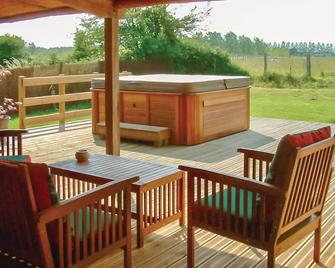 Lovely Home In Parcay Les Pins - Noyant-Villages - Patio