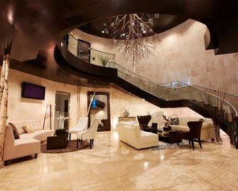 The Commerce Casino & Hotel - Commerce - Lobby