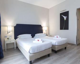 Just Hotel Lomazzo Fiera - Lomazzo - Habitación