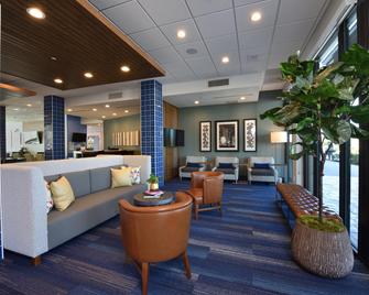 Holiday Inn Express & Suites Spring - Woodlands Area By IHG - Spring - Lobby