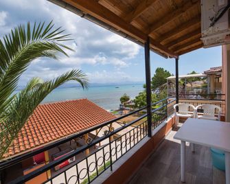 Seafront Apartments - Κάβος - Μπαλκόνι