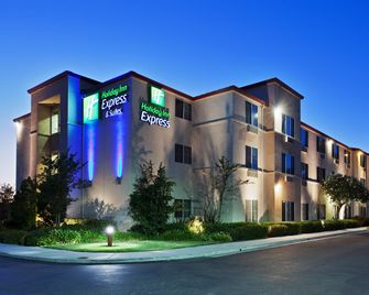 Holiday Inn Express & Suites Tracy By IHG - Tracy - Gebäude
