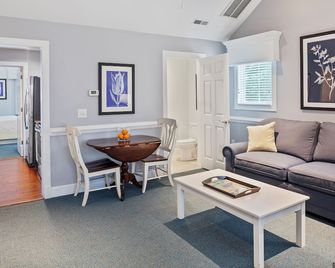 King's Creek Resort by Endless Resorts - Williamsburg - Living room