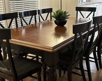 Mill Creek Retreat Scenic Cottage - Antioch - Dining room