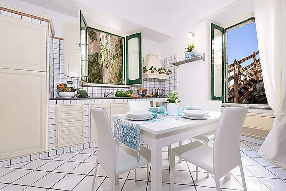 Cartiera In The Only Complex With Pool In Amalfi Town By Amalfivacation.It - Amalfi - Dining room