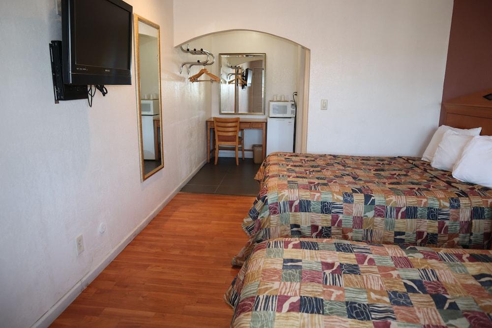 Capri Motel from 69. Santa Cruz Hotel Deals Reviews KAYAK