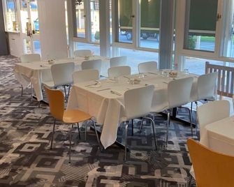 سيتي بارك موتيل آند أبارتمينتس - واغا واغا - مطعم