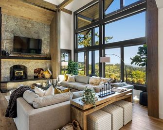 Escape to Wine Country Luxurious Getaway Awaits - Dundee - Sala de estar