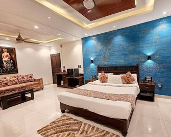 Serenity The Villa By Beta Bawarchi - Pachmarhi - Bedroom