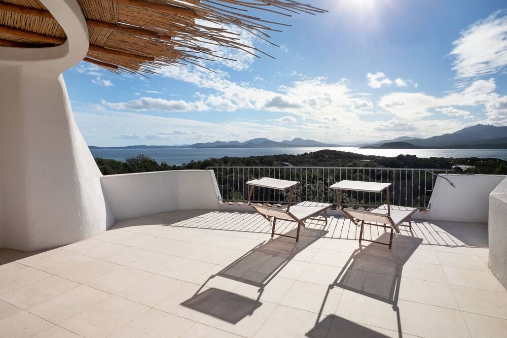 Manor House - أرزاشنه - شرفة