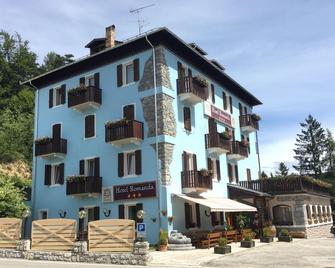 Hotel Romanda - Lavarone - Edificio