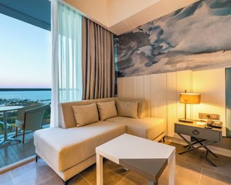 Crystal Centro Pearl Collection - Antalya - Living room