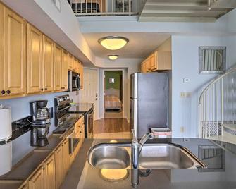 Resort-Style Condo with Lake-View Balcony! - Put-in-Bay - Kitchen