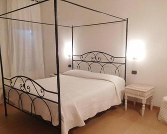 Corte Poli - San Martino Buon Albergo - Bedroom