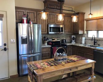 Adorable Western Casita on 5 acres - Cave Creek - Cocina