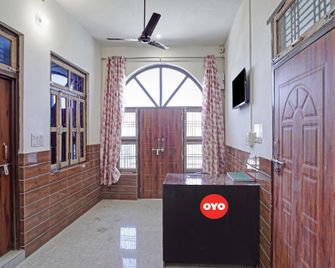Hotel O Midtown 1 - Bulandshahr - Front desk