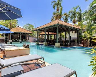 Hibiscus Resort & Spa - Official Onsite Reception & Check In - Port Douglas - Uima-allas