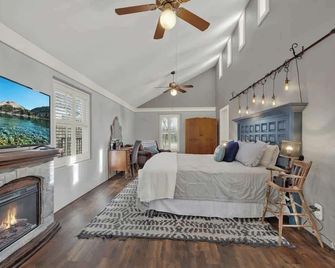 Texas Two Step Guesthouse - Fredericksburg - Habitación