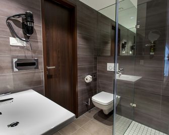 Tobbaccon Hotel - Bensheim - Baño